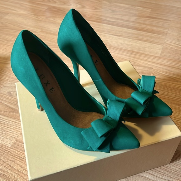JustFab Luxe Fairfield Green Suede Leather Heels, Size 7.5/38 - Picture 2 of 9